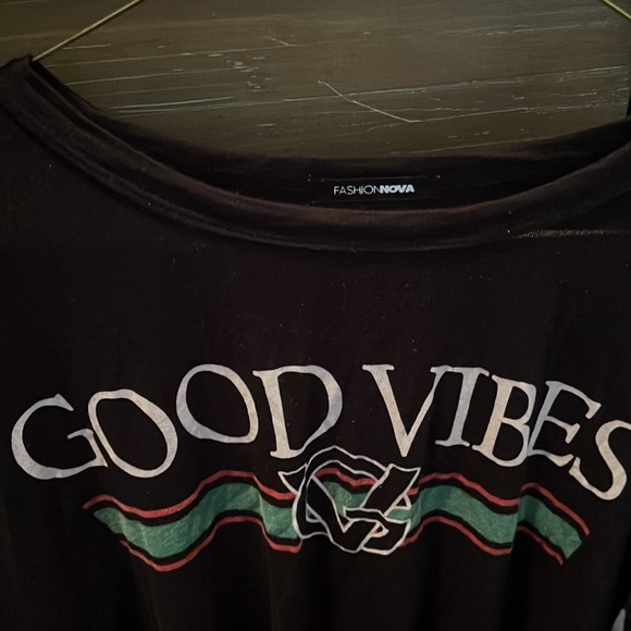 Fashion Nova Good Vibes Black Boxy Oversized Graphic Tee Shirt - Picture 2 of 3